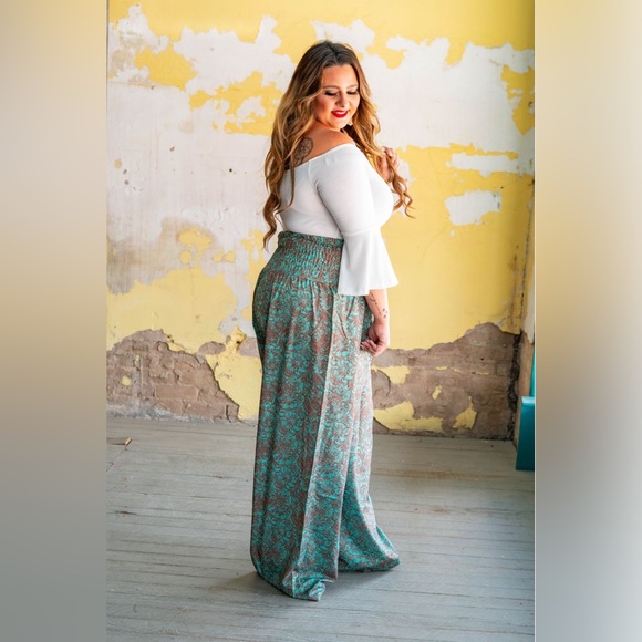 L&B Pants - L&B Palazzo wide leg pants with a turquoise tooled leather look. Size 3X